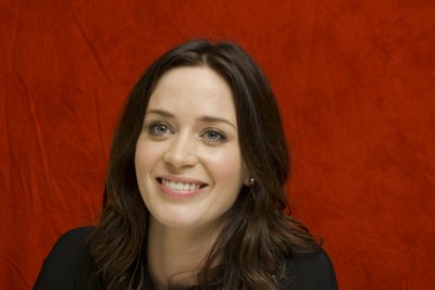 Emily Blunt Poster 2285987