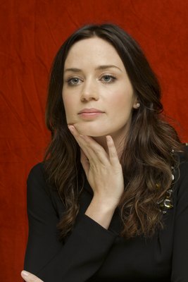 Emily Blunt Poster 2285992