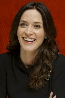 Emily Blunt Poster 2285993