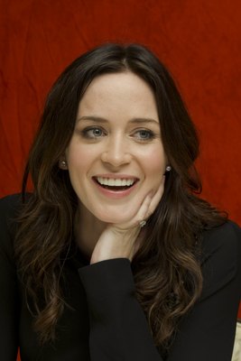 Emily Blunt Poster 2286030