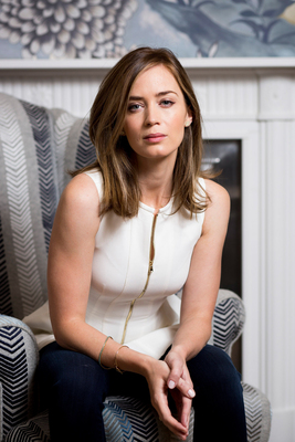 Emily Blunt Poster 2418677