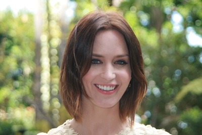 Emily Blunt Poster 2435280