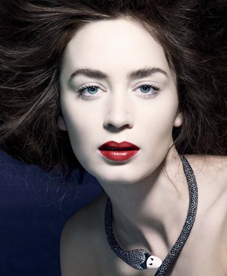 Emily Blunt Poster 2435281