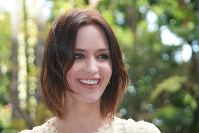 Emily Blunt Poster 2435285