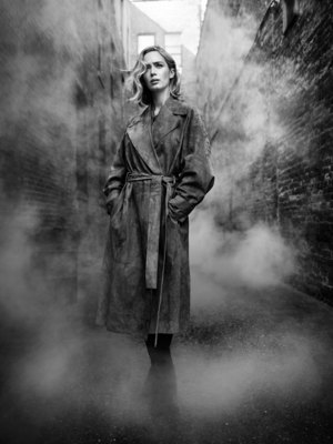 Emily Blunt Poster 2672336