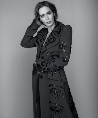 Emily Blunt Poster 2696876
