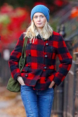 Emily Blunt Poster 2899537