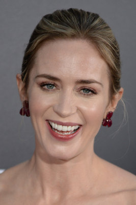 Emily Blunt Poster 3221222