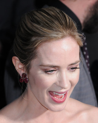 Emily Blunt Poster 3221240