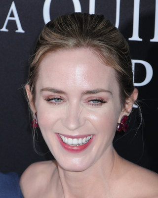 Emily Blunt Poster 3221366