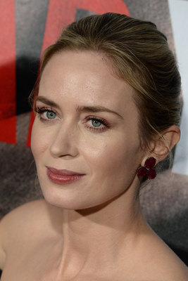 Emily Blunt Poster 3221367