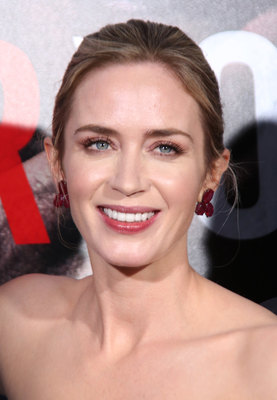Emily Blunt Poster 3221412