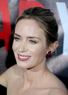 Emily Blunt Poster 3221426
