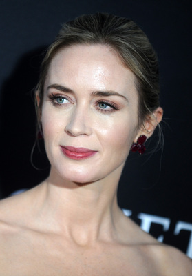 Emily Blunt Poster 3221468