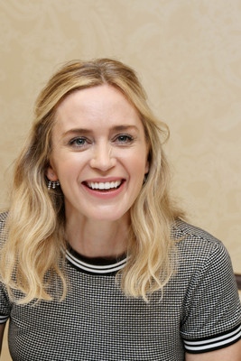 Emily Blunt Poster 3295484