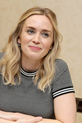 Emily Blunt Poster 3295487