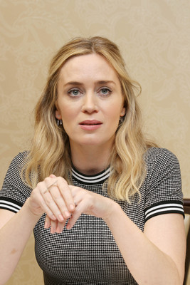 Emily Blunt Poster 3295492