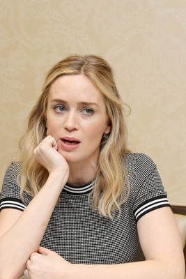Emily Blunt Poster 3295496