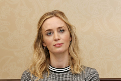 Emily Blunt Poster 3295499