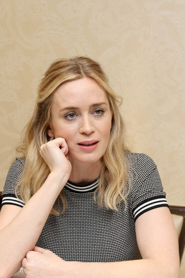 Emily Blunt Poster 3295503