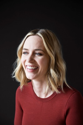 Emily Blunt Poster 3659613