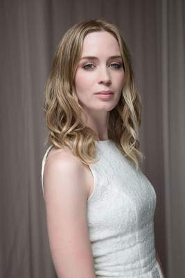 Emily Blunt Poster 3675569