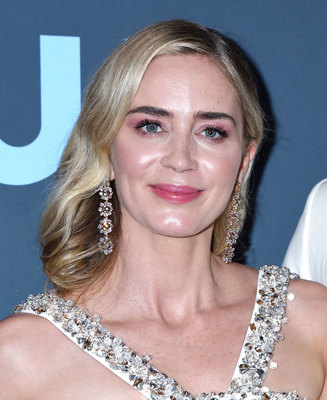 Emily Blunt Poster 3761399