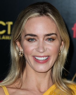 Emily Blunt Poster 3785356