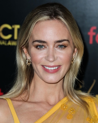 Emily Blunt Poster 3785400