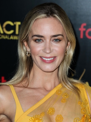 Emily Blunt Poster 3785497