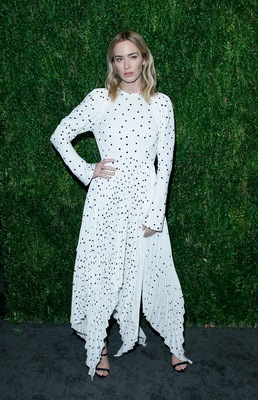 Emily Blunt Poster 3785546