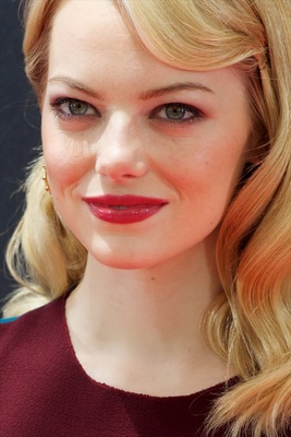 Emma Stone Poster 2368560