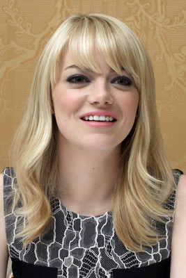 Emma Stone Poster 2377213