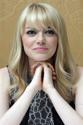 Emma Stone Poster 2377224