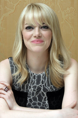 Emma Stone Poster 2377231