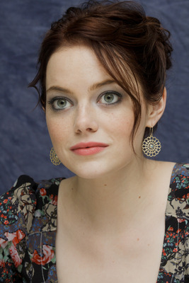 Emma Stone Poster 2441681