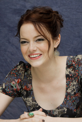 Emma Stone Poster 2441693
