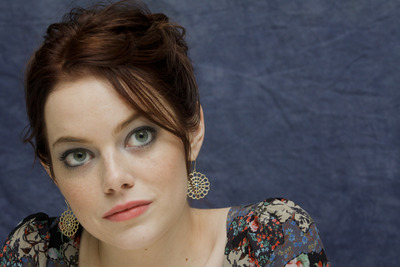 Emma Stone Poster 2441696