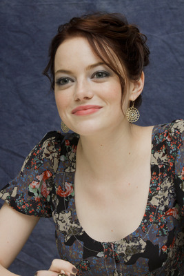 Emma Stone Poster 2441703