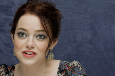 Emma Stone Poster 2441705