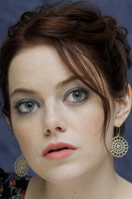 Emma Stone Poster 2441708