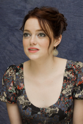 Emma Stone Poster 2441709
