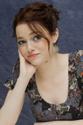 Emma Stone Poster 2441716