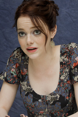 Emma Stone Poster 2441730