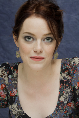 Emma Stone Poster 2441736