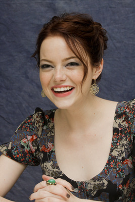 Emma Stone Poster 2441747