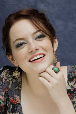 Emma Stone Poster 2441761