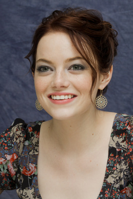Emma Stone Poster 2441793