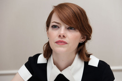 Emma Stone Poster 2450381