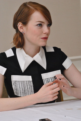 Emma Stone Poster 2492093